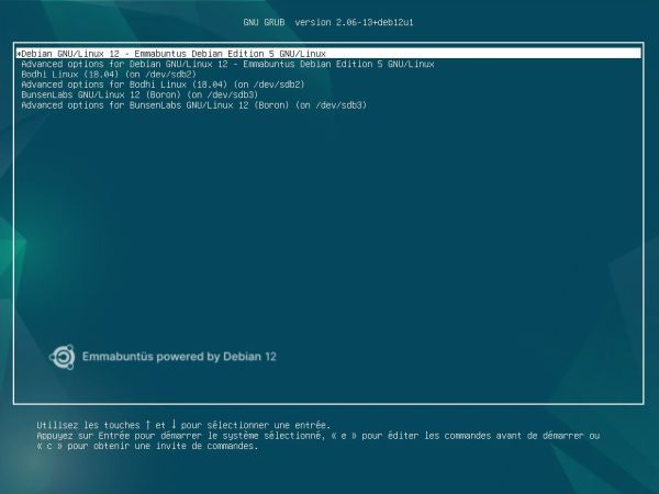 Linux triple boot: Emmabuntüs boot menu with all 3 OS (after having updated GRUB on all 3 systems)