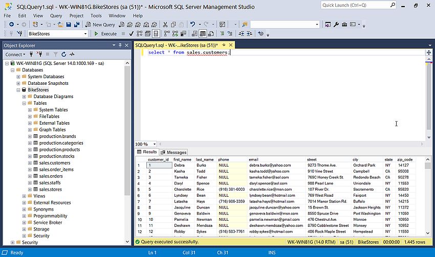 SQL Server Management Studio: Records of the 'Bikestores' 'customers' table